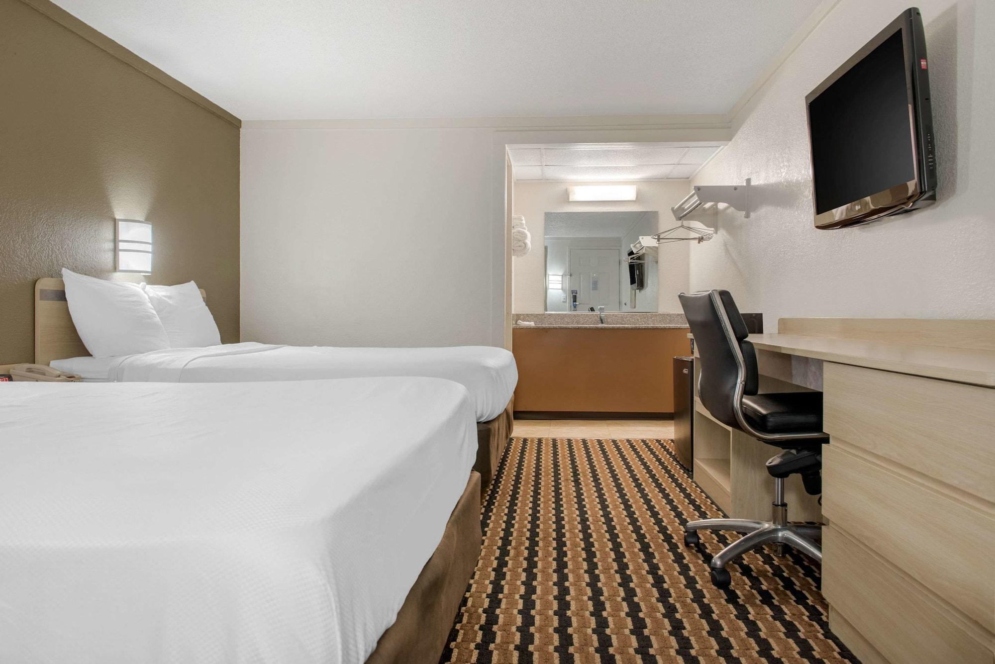 Rodeway Inn Sharonville Exteriör bild