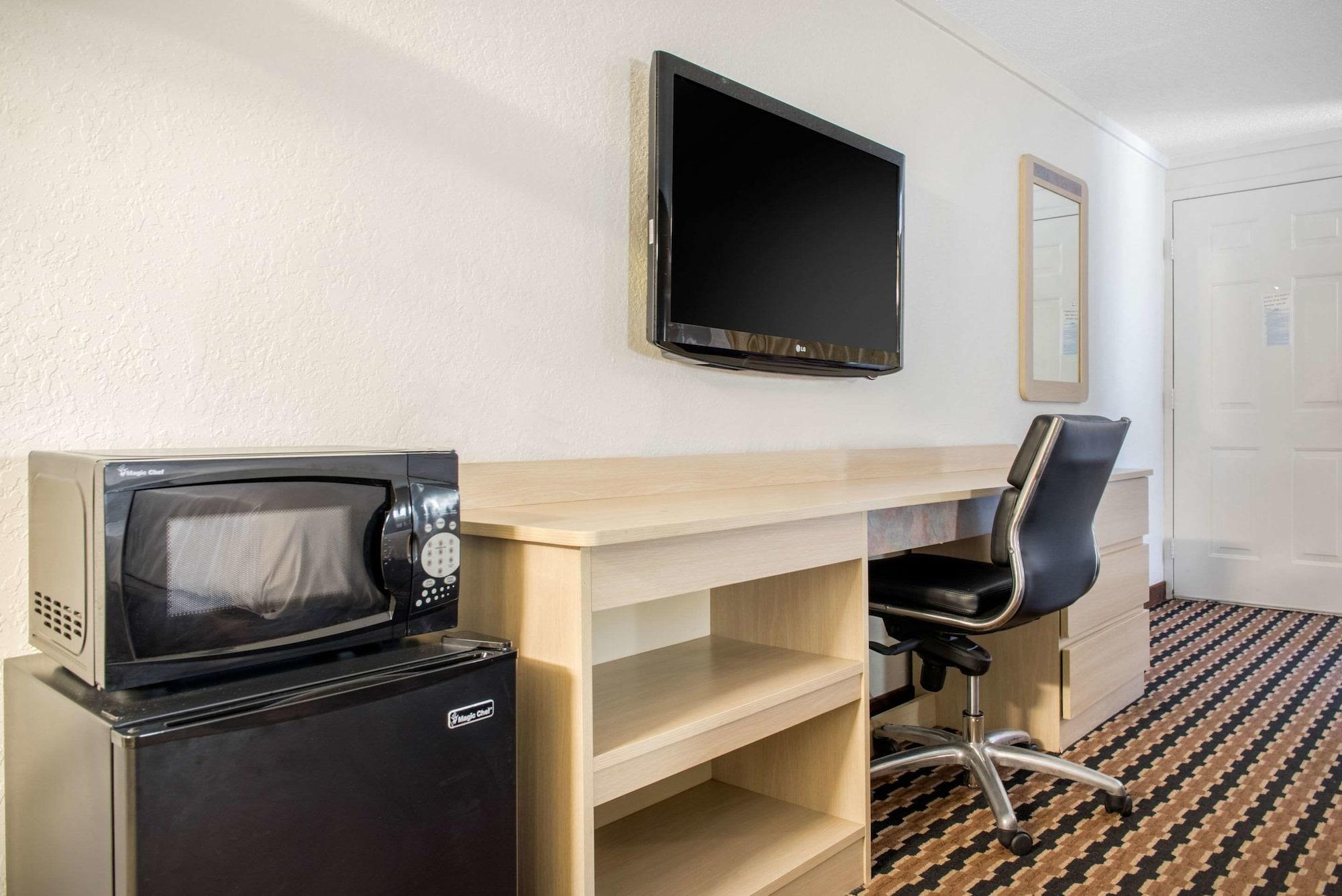 Rodeway Inn Sharonville Exteriör bild