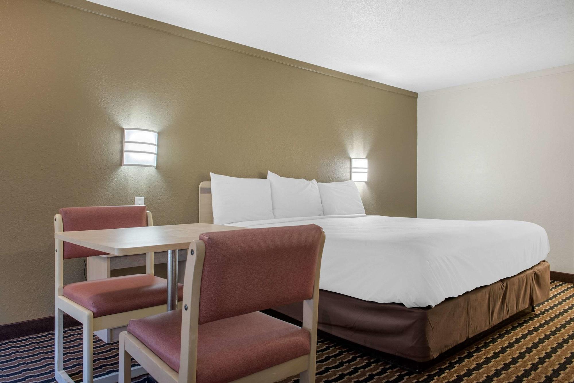 Rodeway Inn Sharonville Exteriör bild