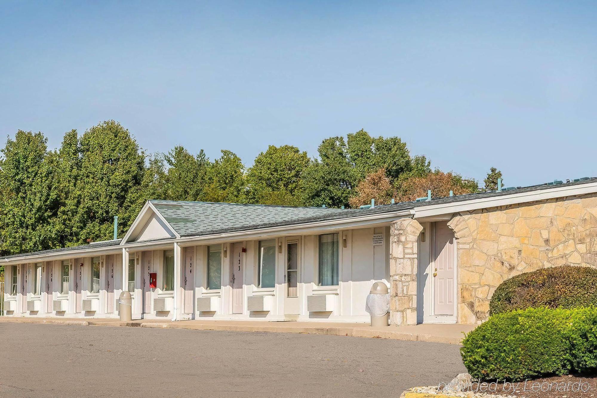 Rodeway Inn Sharonville Exteriör bild