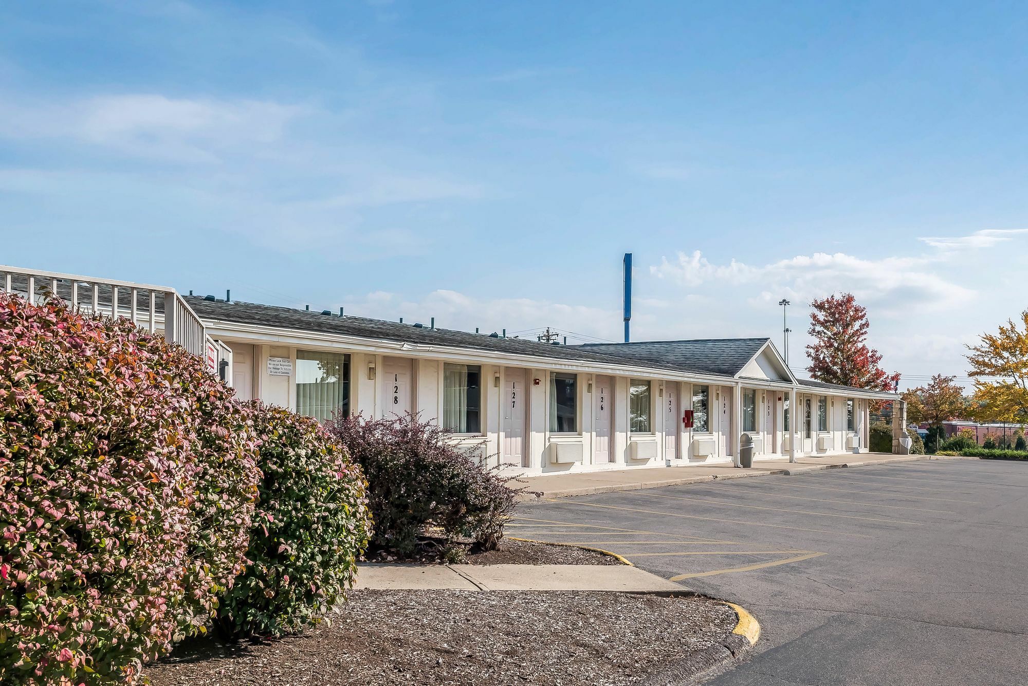 Rodeway Inn Sharonville Exteriör bild